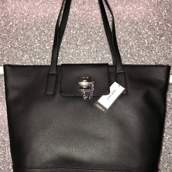 Nine West Handbags - ⚡️FLASH SALE⚡️ ❤️❣️BRAND NEW NINE WEST TOTE❣️❤️